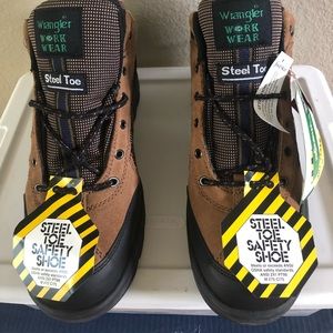 Steel toed shoe - Wrangler brand
